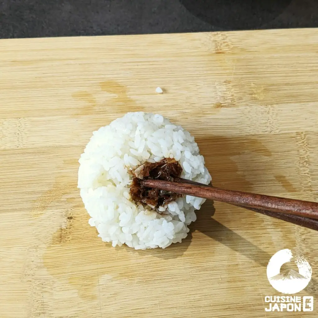 comment faire des onigiri etape 3 garnir