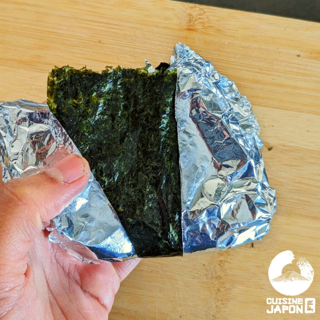 pliage nori onigiri etape 4 combini